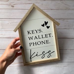 Wooden home decor, welcome sign, goodbye sign